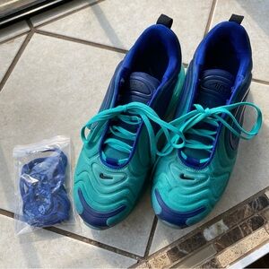 Nike Air Max 720 Blue & Turquoise Sneakers Woman's Size 7